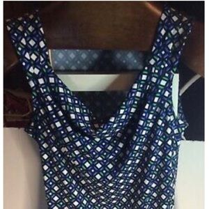 White House black market geometrical scoop top XS